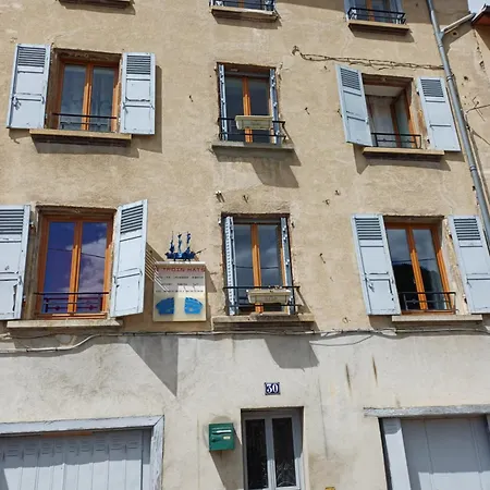 Le Trois Mats 5 3* Thiers